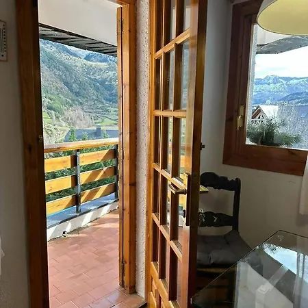 Aspen By Cardi Suites Apartment